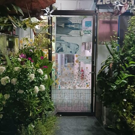 Zleep63 Hostel Bangkok Buitenkant foto