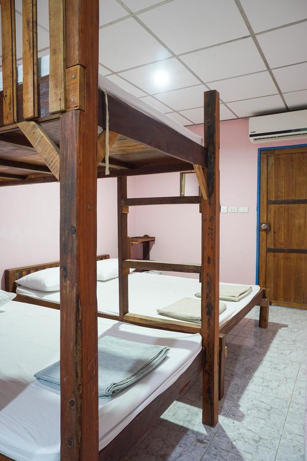 Zleep63 Hostel Bangkok Buitenkant foto