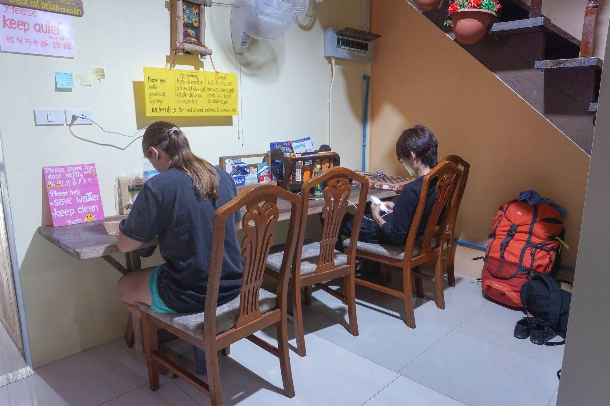 Zleep63 Hostel Bangkok Buitenkant foto